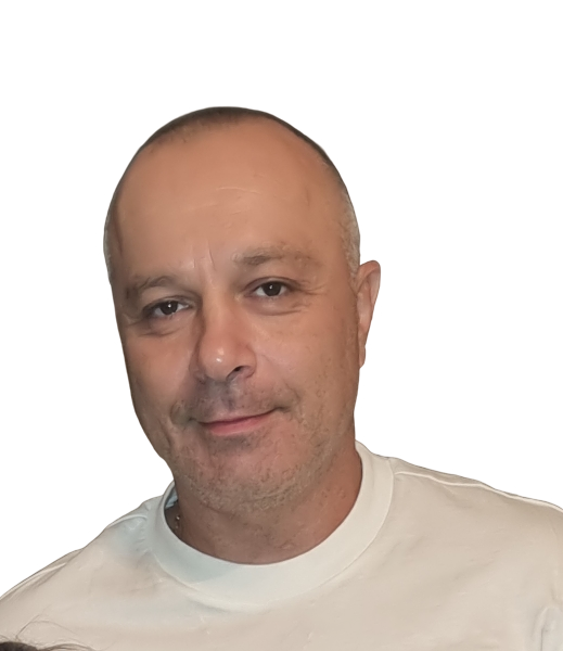 מקסים, בעל מ.ב מצברים, בשירות עד בית הלקוח