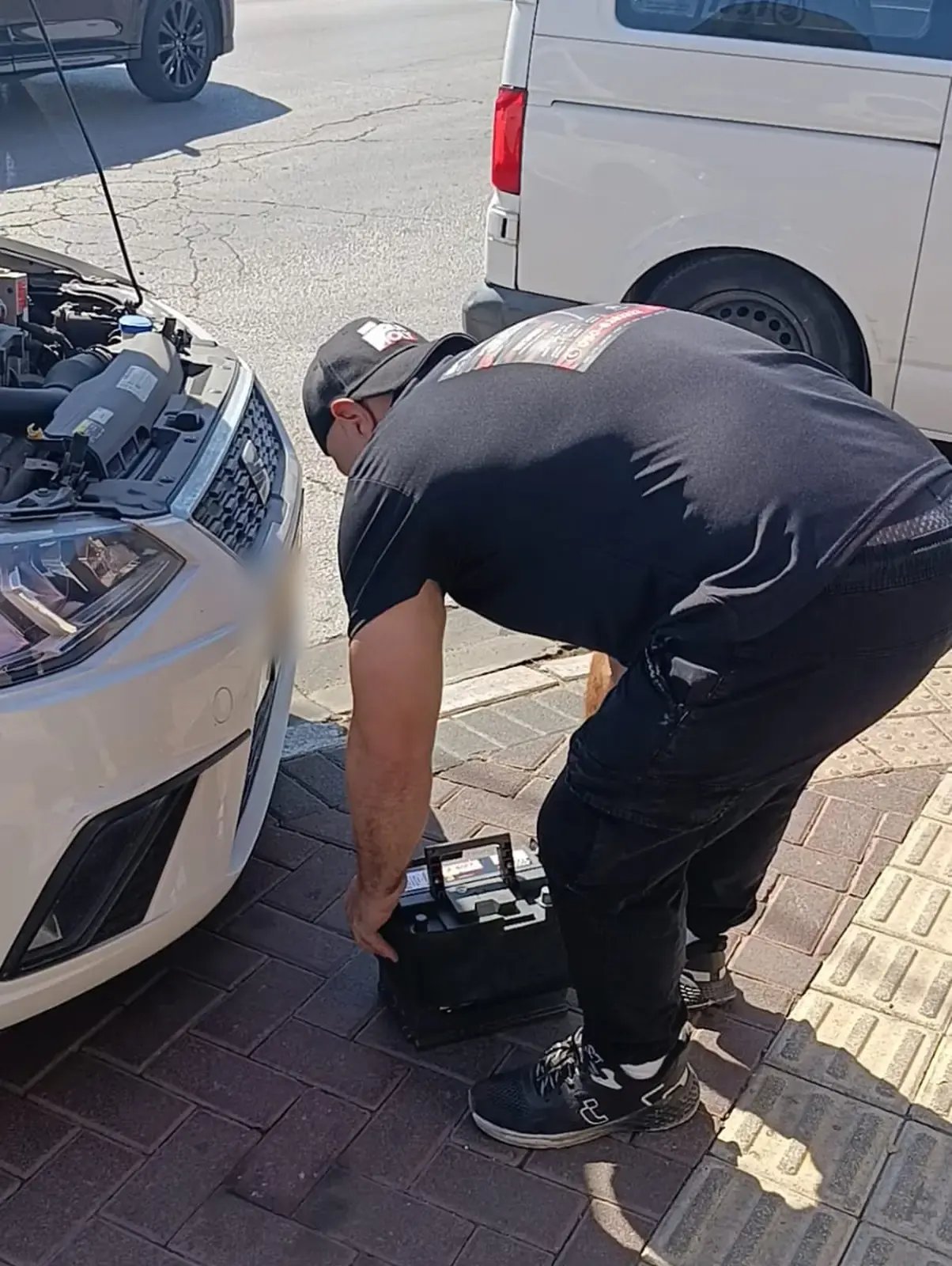 מצבר שנפ: המצבר הישן יוצא מהרכב ונמסר למחזור